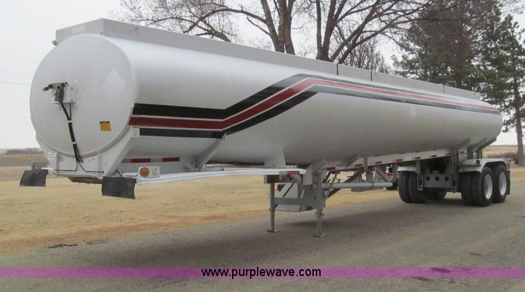 image for item I7149 1982 Fruehauf aluminum tanker trailer