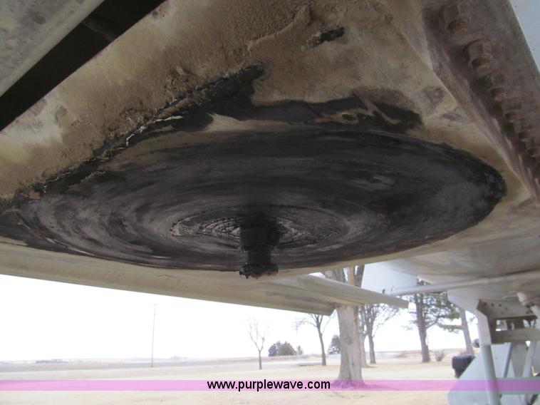 image for item I7149 1982 Fruehauf aluminum tanker trailer