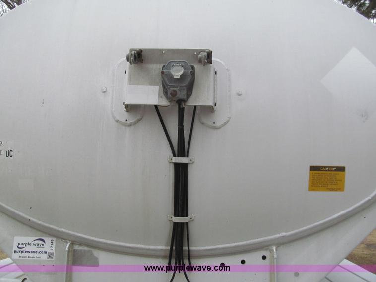 image for item I7149 1982 Fruehauf aluminum tanker trailer