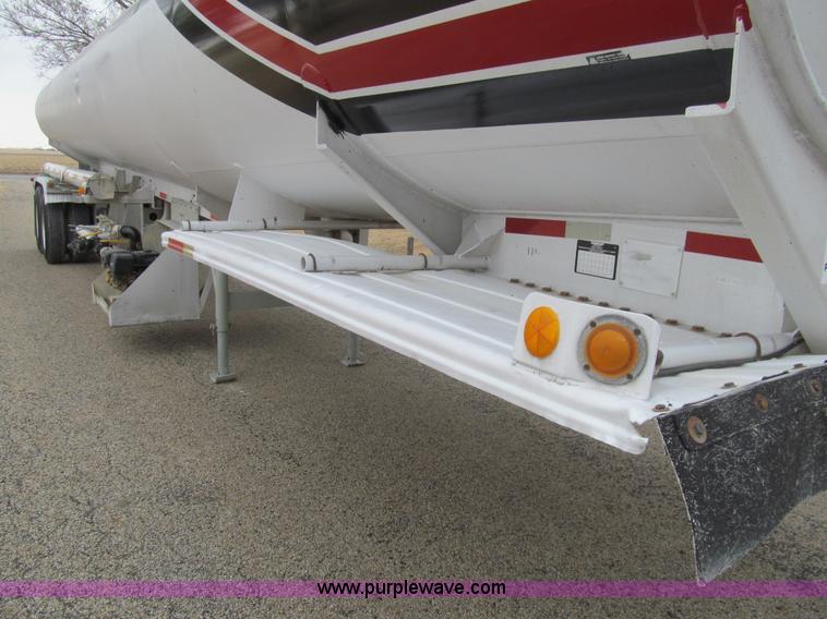 image for item I7149 1982 Fruehauf aluminum tanker trailer