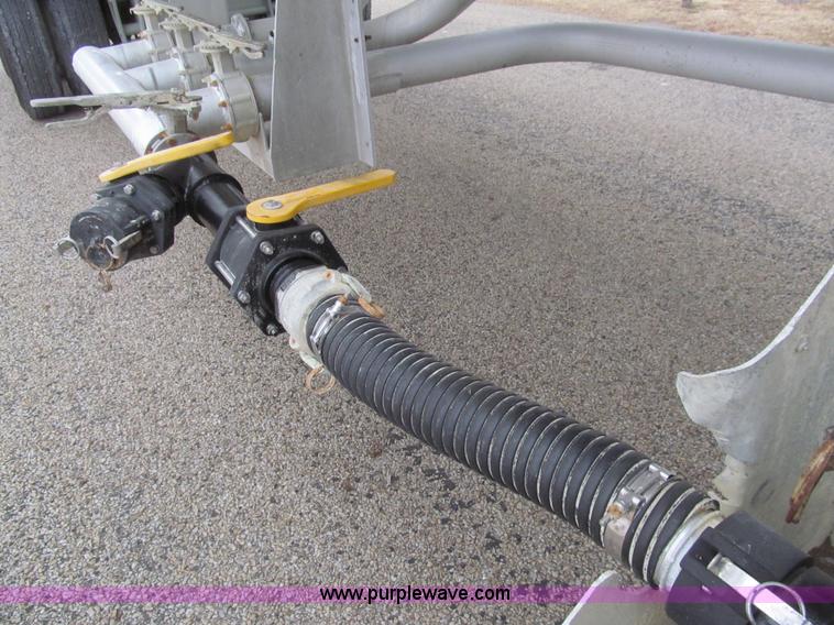 image for item I7149 1982 Fruehauf aluminum tanker trailer