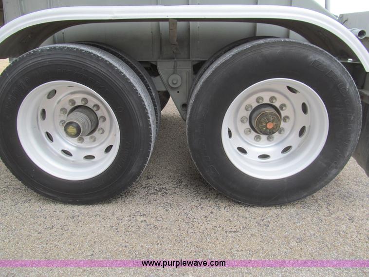 image for item I7149 1982 Fruehauf aluminum tanker trailer