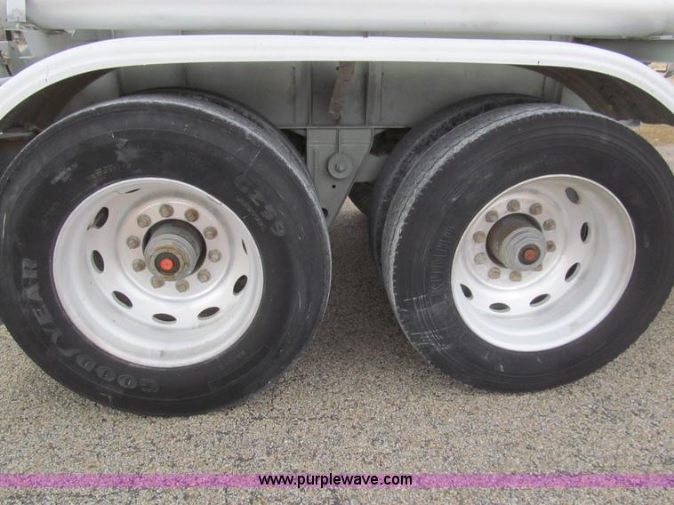 image for item I7149 1982 Fruehauf aluminum tanker trailer