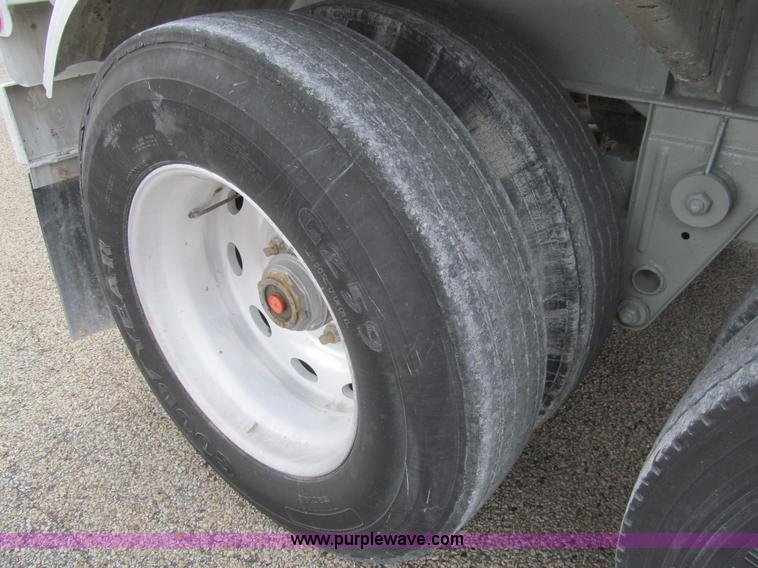 image for item I7149 1982 Fruehauf aluminum tanker trailer