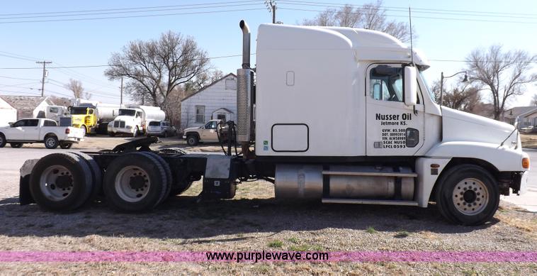 image for item I9003 2006 Freightliner ST120 semi truck