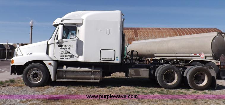 image for item I9003 2006 Freightliner ST120 semi truck