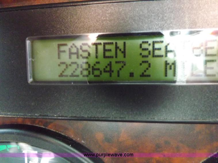 image for item I9003 2006 Freightliner ST120 semi truck