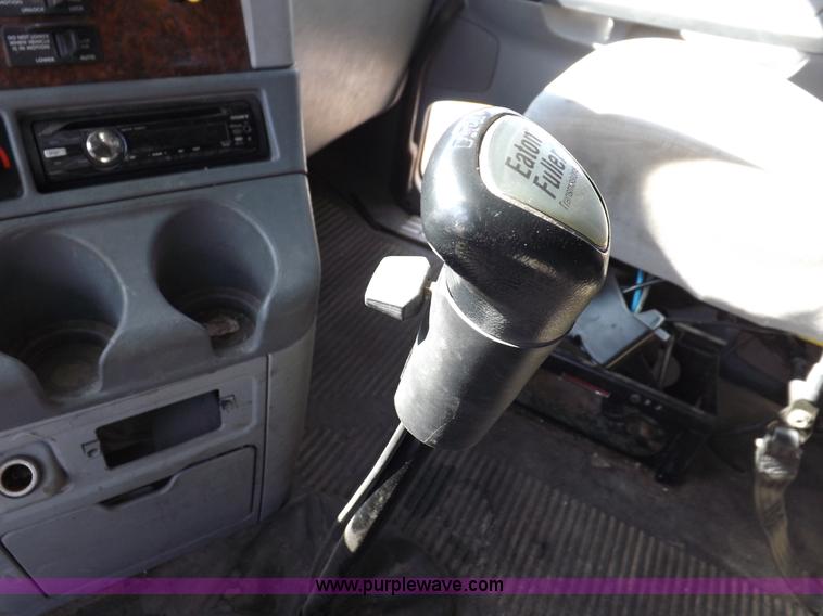 image for item I9003 2006 Freightliner ST120 semi truck