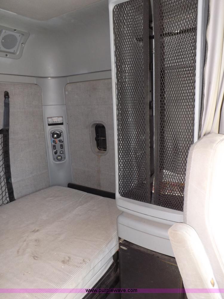 image for item I9003 2006 Freightliner ST120 semi truck