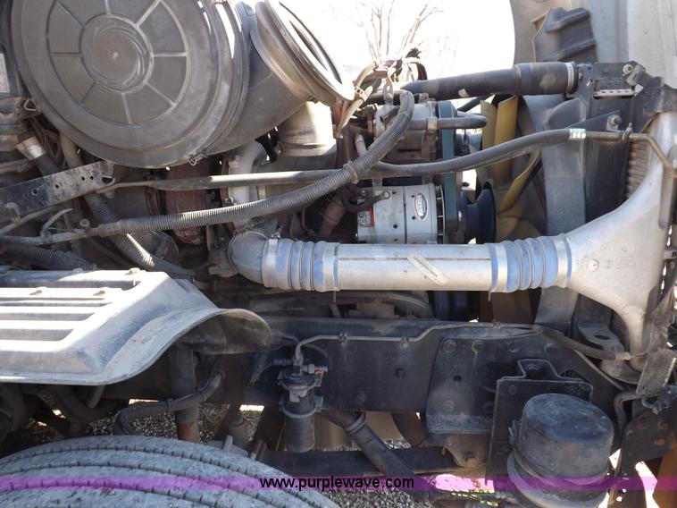 image for item I9003 2006 Freightliner ST120 semi truck