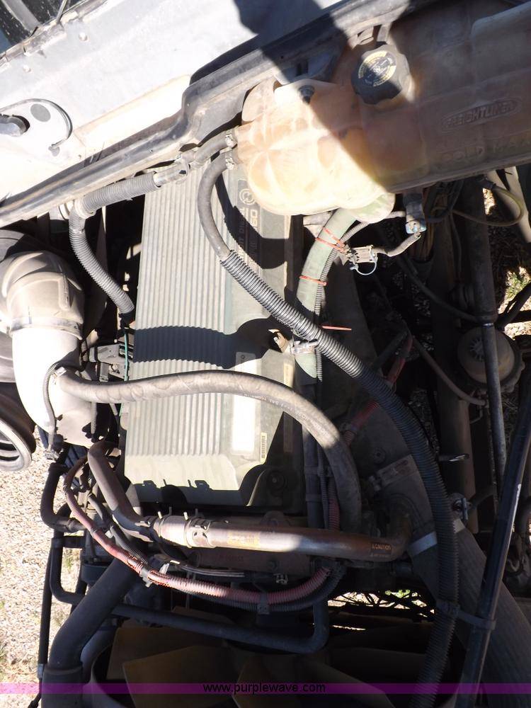 image for item I9003 2006 Freightliner ST120 semi truck