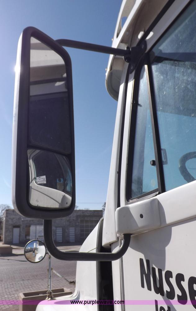 image for item I9003 2006 Freightliner ST120 semi truck