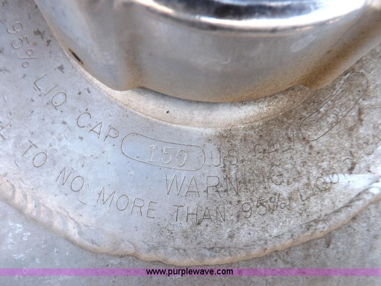 image for item I9003 2006 Freightliner ST120 semi truck