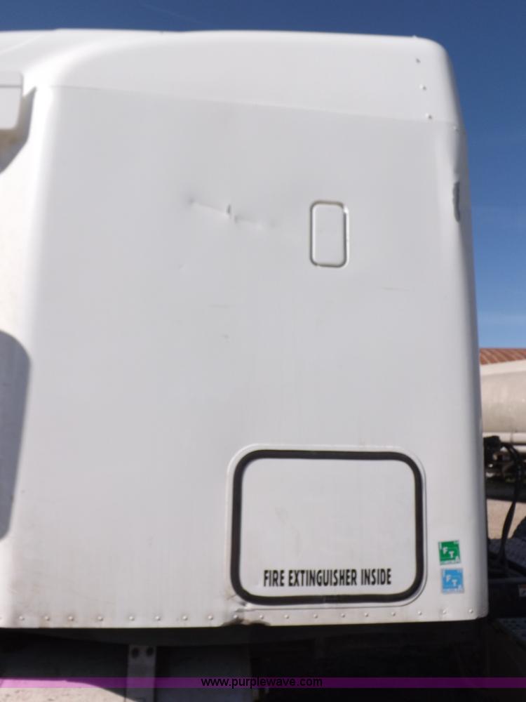 image for item I9003 2006 Freightliner ST120 semi truck