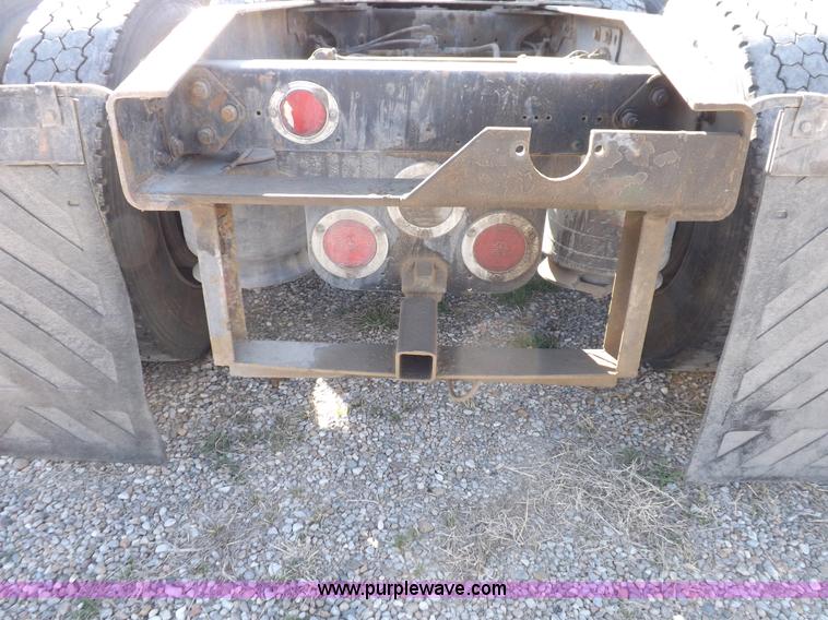 image for item I9003 2006 Freightliner ST120 semi truck