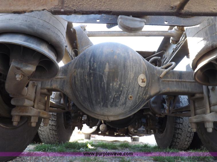 image for item I9003 2006 Freightliner ST120 semi truck