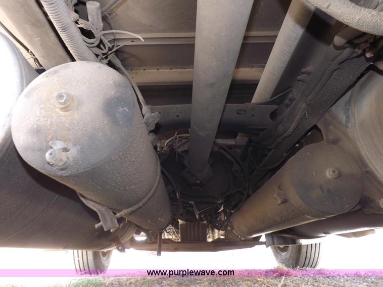 image for item I9003 2006 Freightliner ST120 semi truck