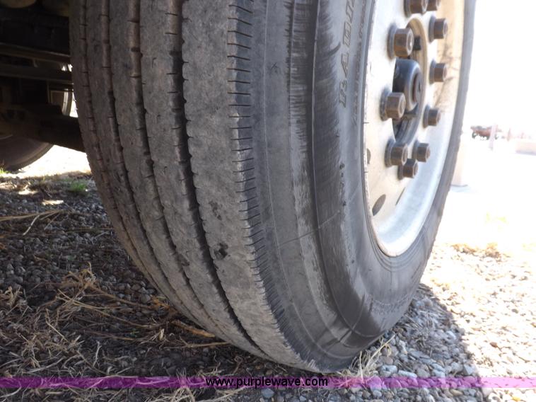 image for item I9003 2006 Freightliner ST120 semi truck