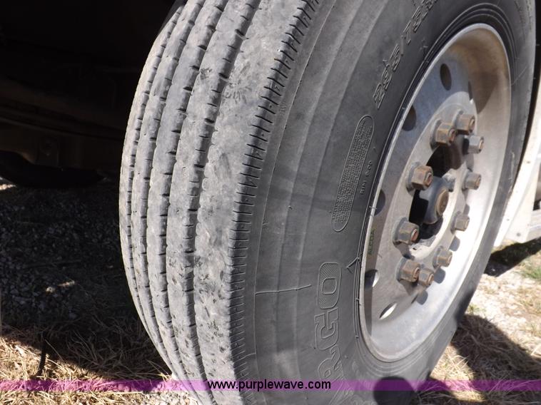 image for item I9003 2006 Freightliner ST120 semi truck