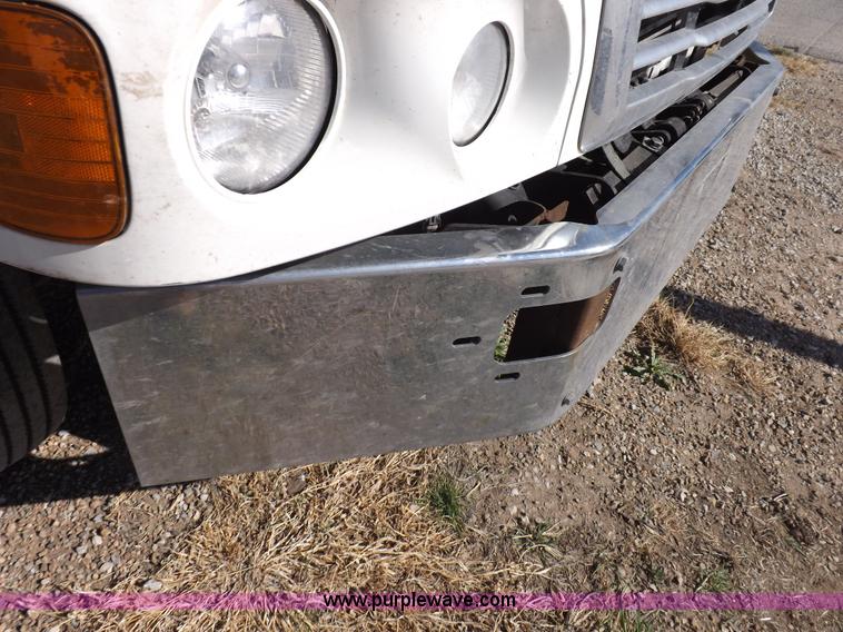 image for item I9003 2006 Freightliner ST120 semi truck