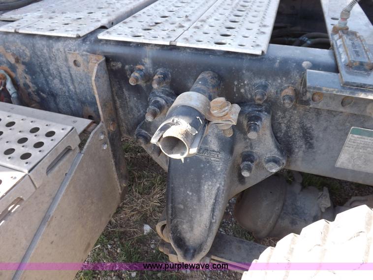 image for item I9003 2006 Freightliner ST120 semi truck