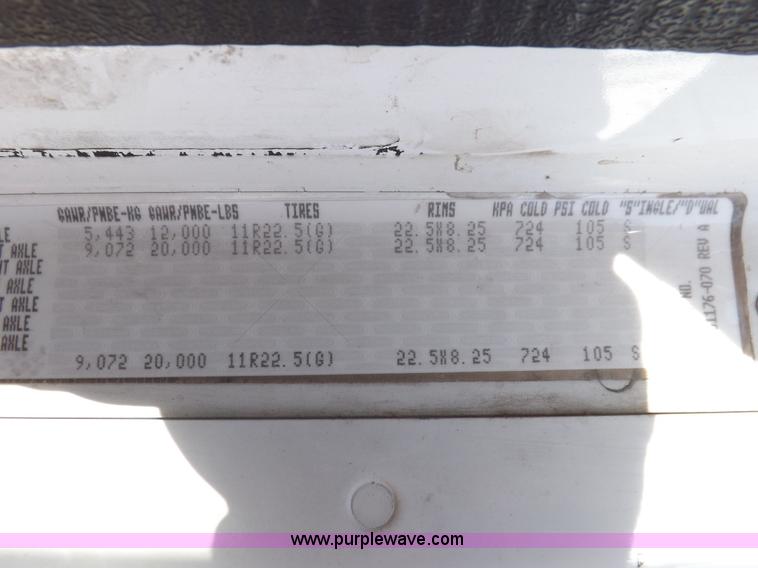 image for item I9003 2006 Freightliner ST120 semi truck