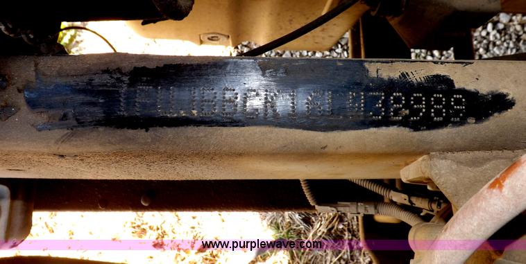 image for item I9003 2006 Freightliner ST120 semi truck