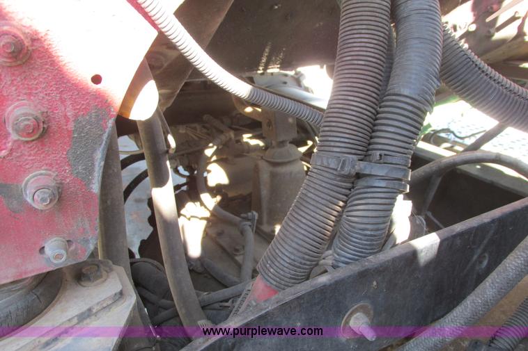 image for item I9716 2000 Freightliner FLD120 semi truck