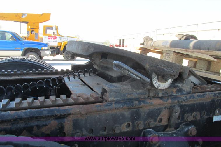 image for item I9716 2000 Freightliner FLD120 semi truck