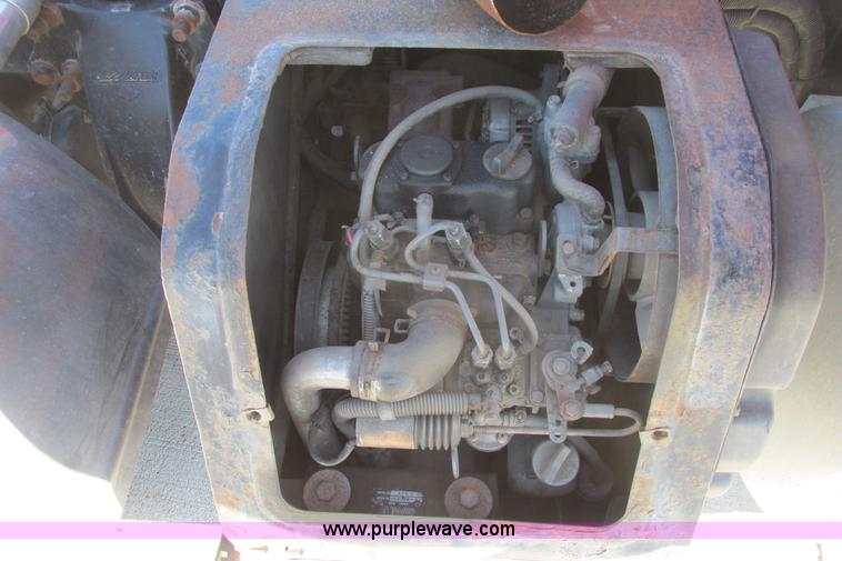 image for item I9716 2000 Freightliner FLD120 semi truck