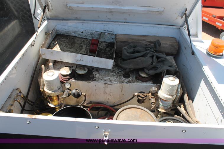 image for item C3858 2008 Ford F550 utility truck