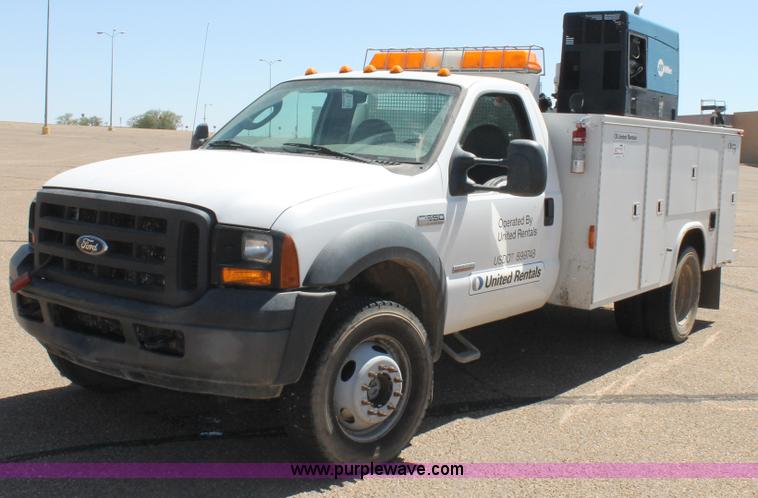 image for item C3859 2006 Ford F550 utility truck