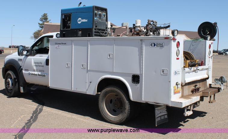 image for item C3859 2006 Ford F550 utility truck