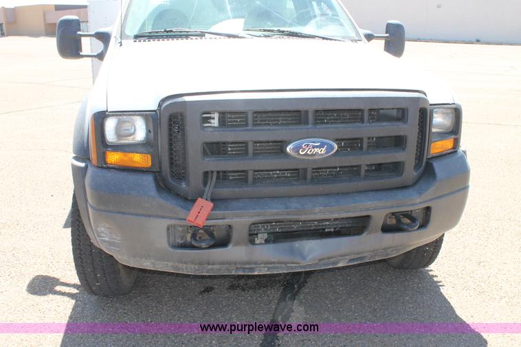 image for item C3859 2006 Ford F550 utility truck