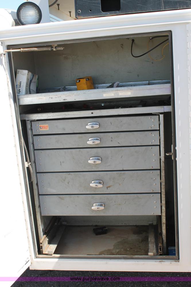 image for item C3859 2006 Ford F550 utility truck