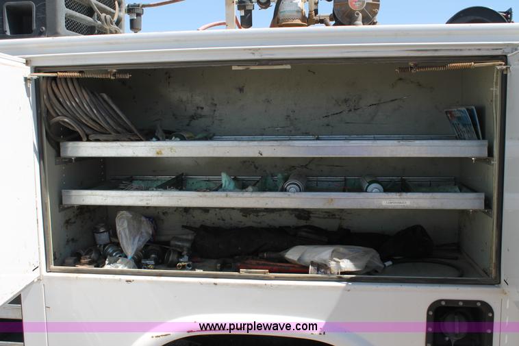 image for item C3859 2006 Ford F550 utility truck