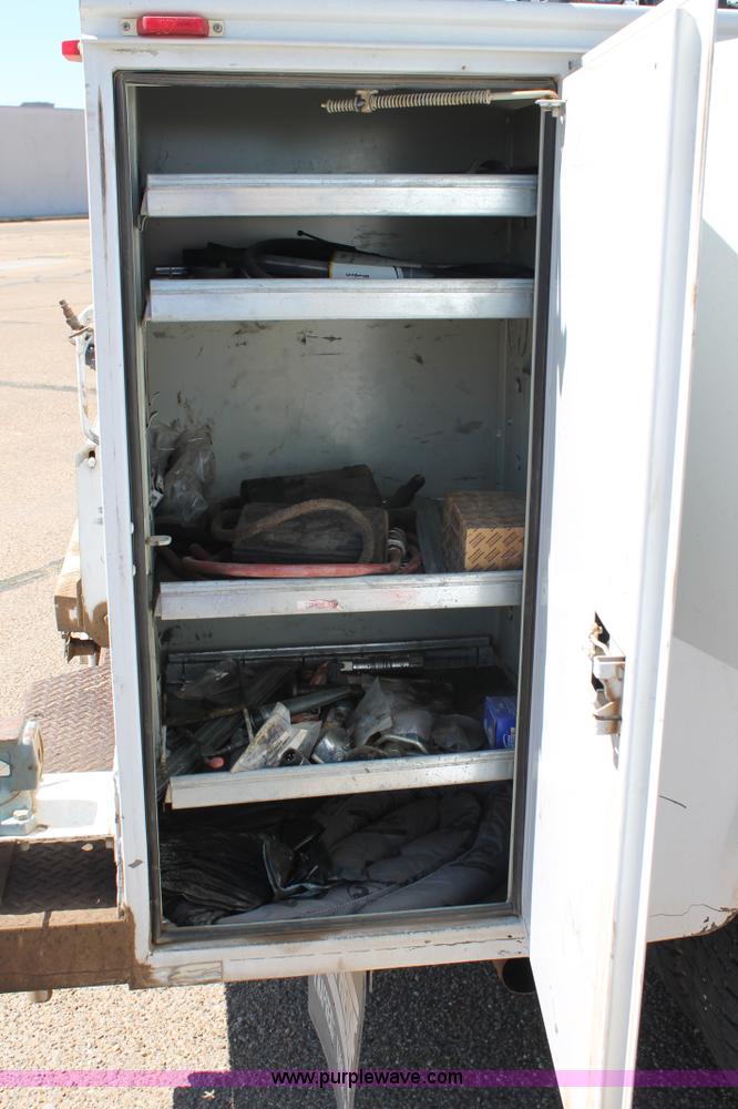 image for item C3859 2006 Ford F550 utility truck