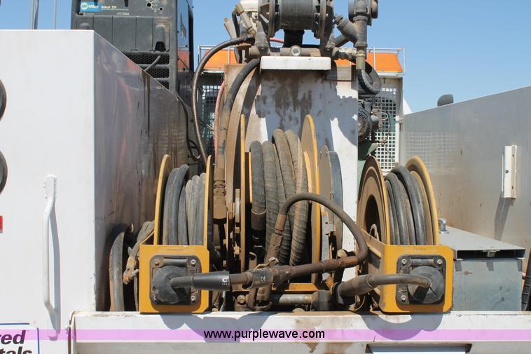 image for item C3859 2006 Ford F550 utility truck