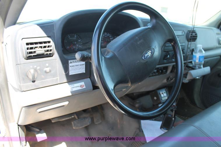 image for item C3859 2006 Ford F550 utility truck