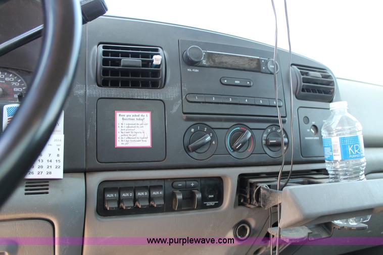 image for item C3859 2006 Ford F550 utility truck