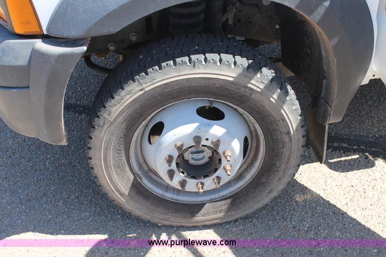 image for item C3859 2006 Ford F550 utility truck