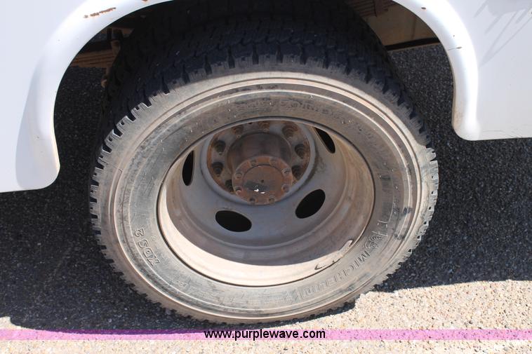 image for item C3859 2006 Ford F550 utility truck
