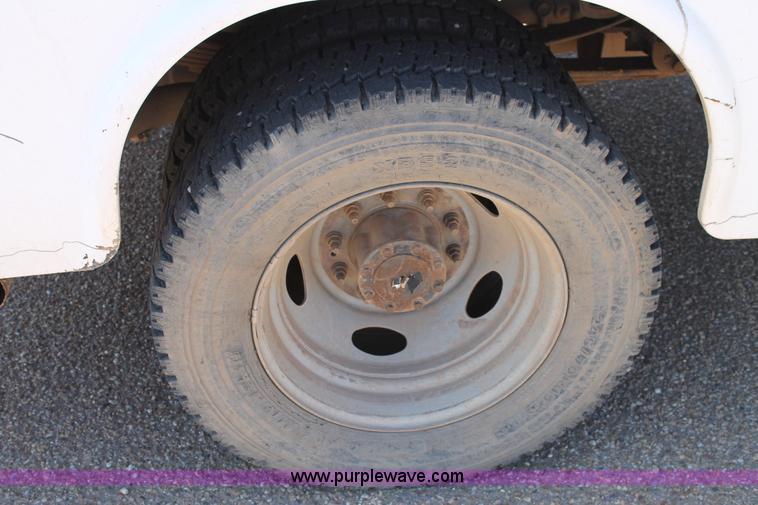 image for item C3859 2006 Ford F550 utility truck