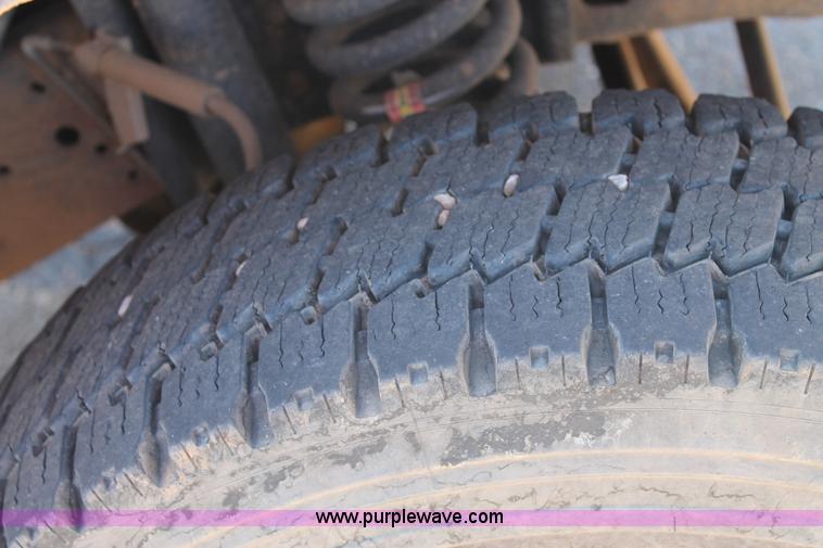 image for item C3859 2006 Ford F550 utility truck