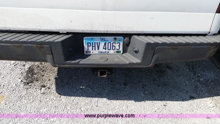 image for item G9129 2006 Ford F150 XL pickup truck