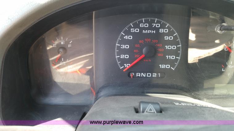 image for item G9129 2006 Ford F150 XL pickup truck