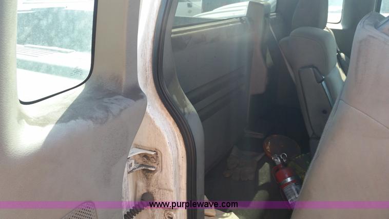 image for item G9129 2006 Ford F150 XL pickup truck