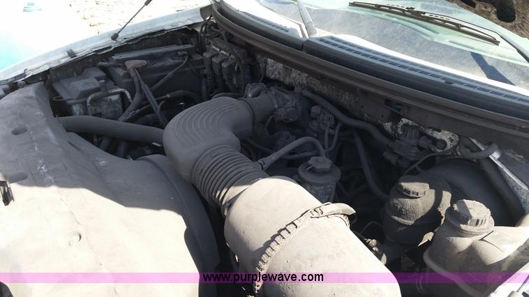 image for item G9129 2006 Ford F150 XL pickup truck