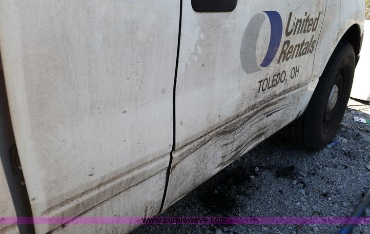 image for item G9129 2006 Ford F150 XL pickup truck