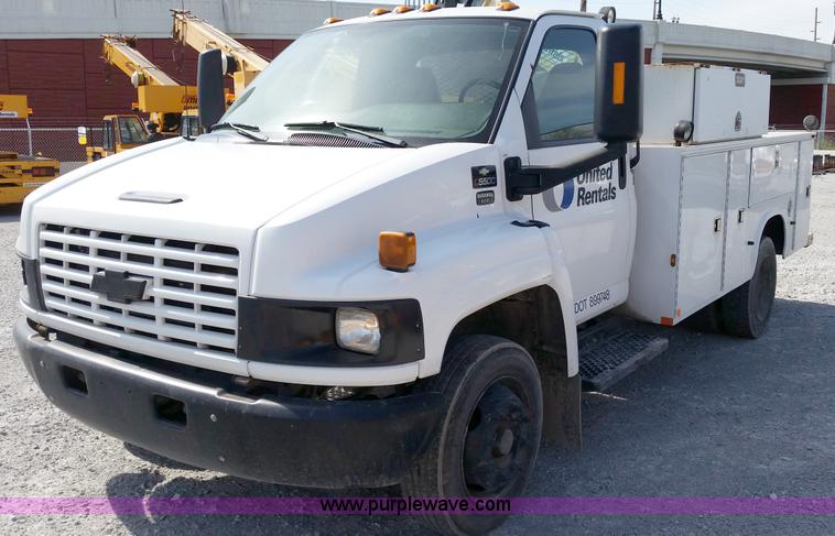 image for item G9130 2006 Chevrolet C5500 service truck